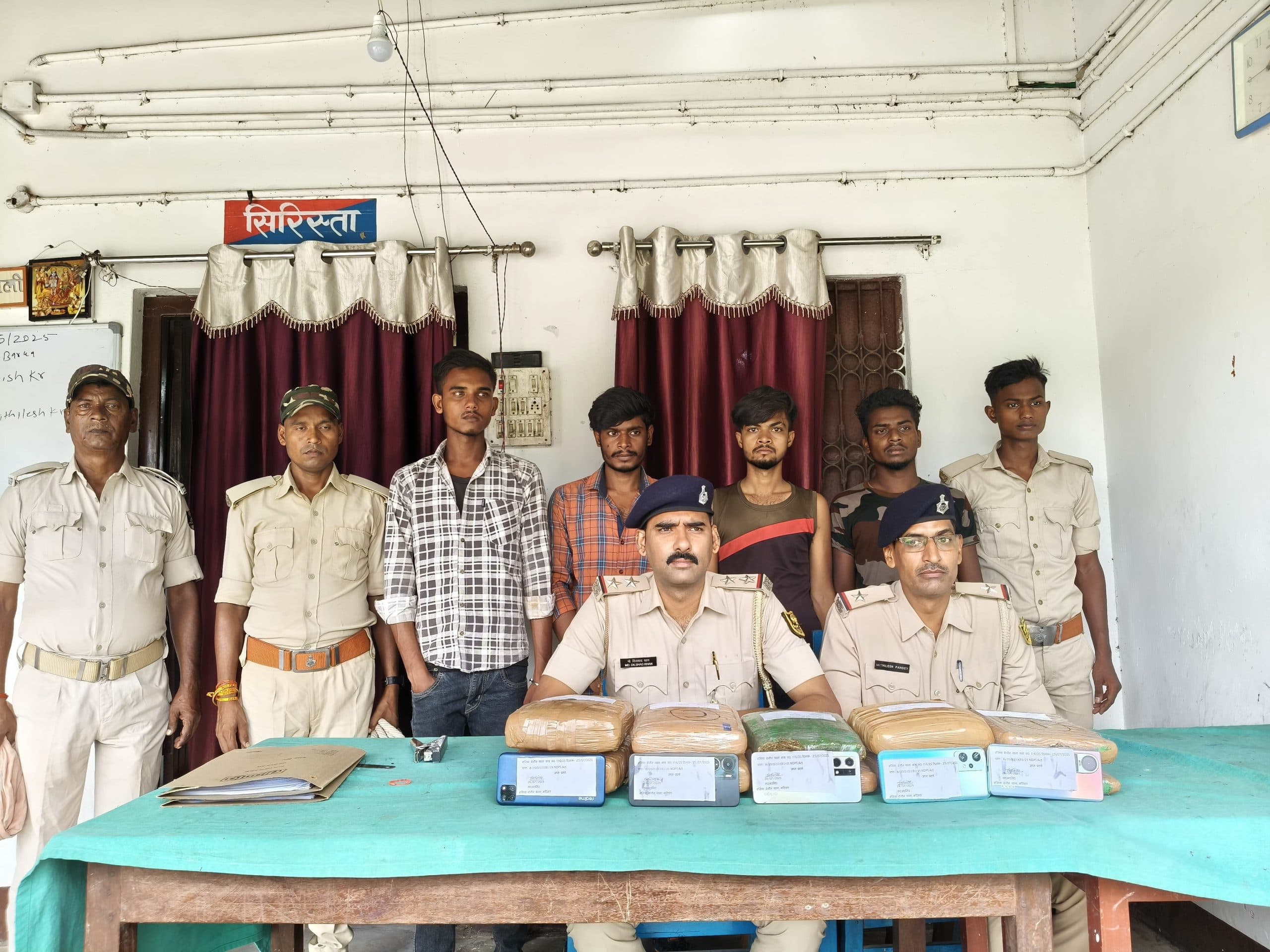 बलिया बेलौन पुलिस ने 12.635 किलो गांजा के साथ चार तस्कर को किया गिरफ्तार