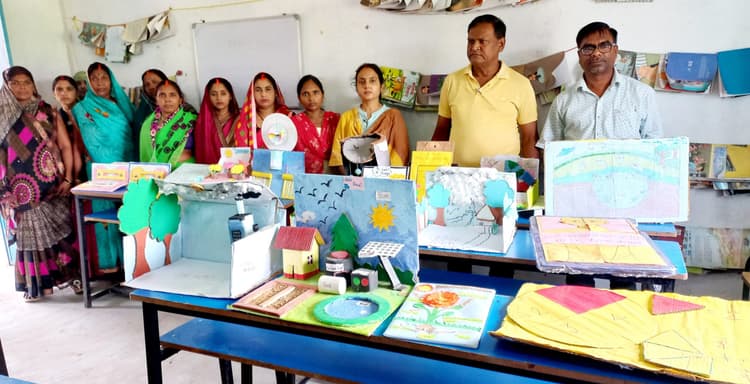 प्रोजेक्ट बेस्ड लर्निंग के प्रोग्राम अंतर्गत बनाये गये प्रोजेक्ट की लगायी प्रदर्शनी