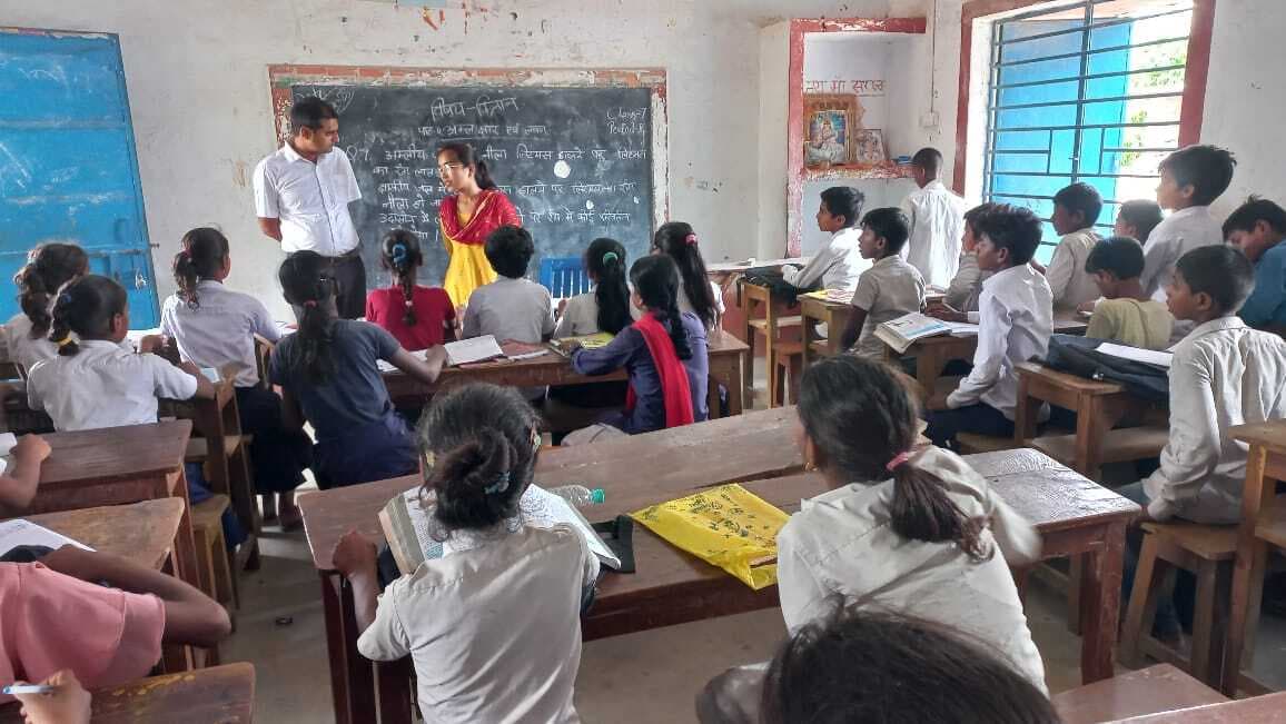 उमावि बिसनपुर का प्रभारी बीइओ ने किया निरीक्षण