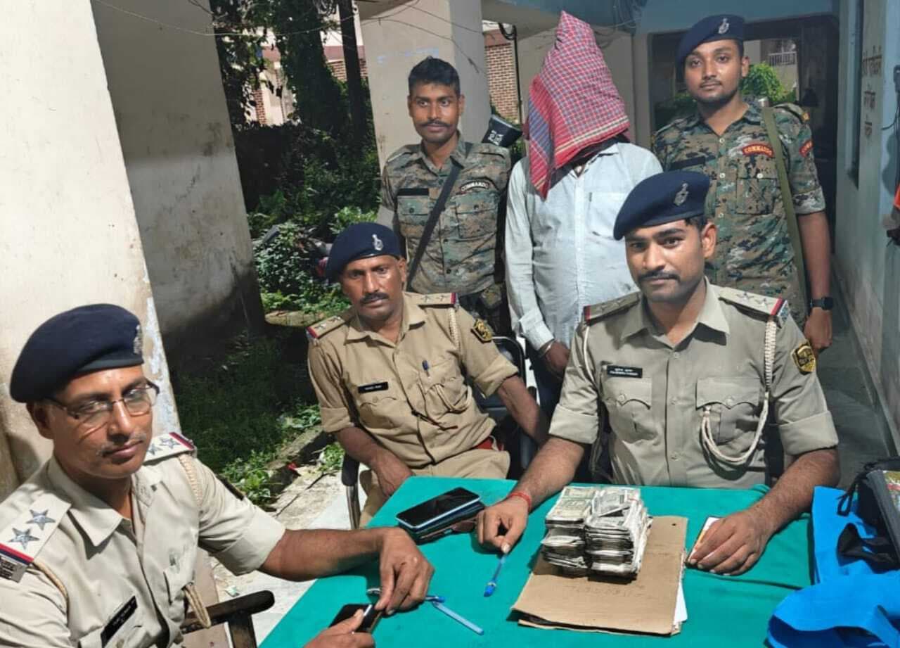 खगड़िया परबत्ता थाना का प्राथमिकि अभियुक्त 5.97 लाख की राशि के साथ गिरफ्तार