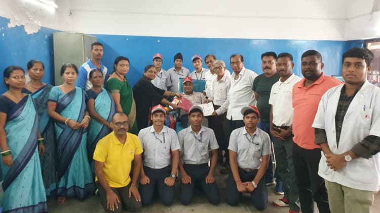 Jamshedpur news. कारगिल विजय दिवस पर 42 यूनिट रक्त संग्रह