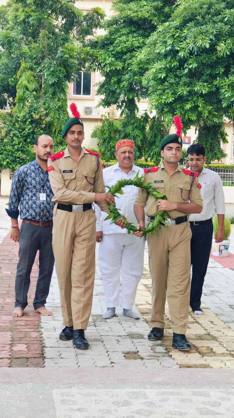 कारगिल विजय दिवस पर जीएनएसयू में एनसीसी कैडेटों ने दी श्रद्धांजलि