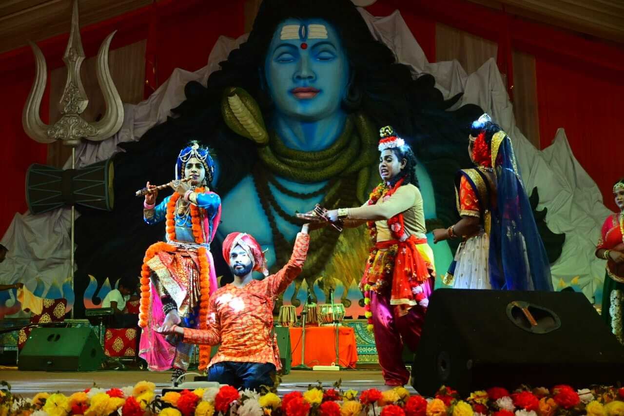 Deoghar News : अध्यात्म से जुड़ाव है जीवन को सार्थक दिशा देने का माध्यम: अरविंद जी महाराज