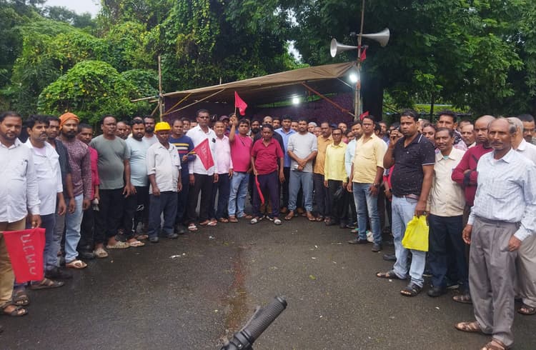 Bokaro News : सीटीपीएस में आंदोलन जारी, उत्पादन गिरा