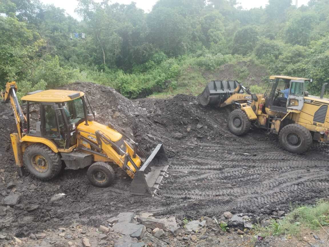 Dhanbad News : केशरगढ़ के बंद सी पैच में बचाव कार्य जारी, लगायी जायेंगी बड़ी मशीनें