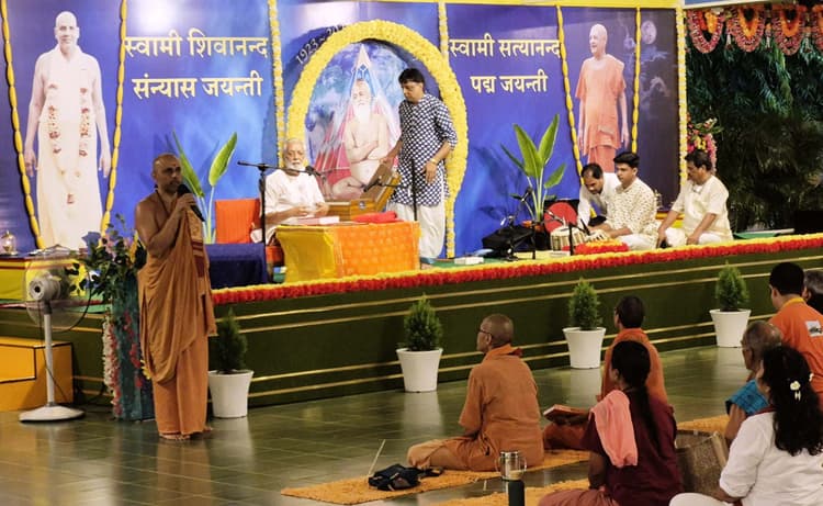 शूर्पणखा ने तैयार की थी माता सीता के अपहरण की योजना : पंडित नीलमणि