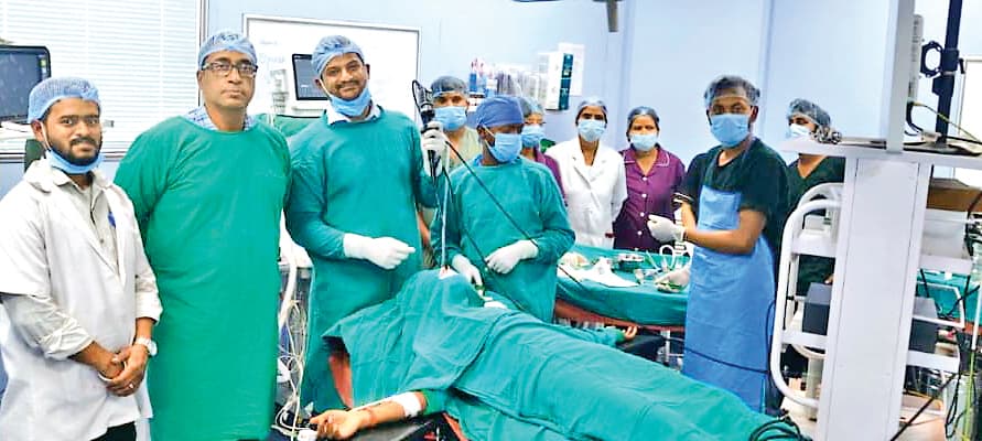 Sadar Hospital News : सदर अस्पताल में पहली बार निमोनिया जांच में ब्रोंकोस्कॉपी तकनीक का इस्तेमाल