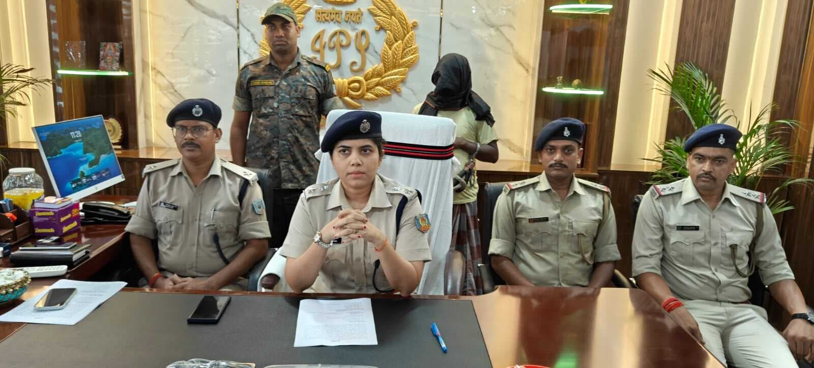 726 ग्राम गांजा के साथ एक व्यक्ति गिरफ्तार, दो इलेक्ट्रॉनिक वेट मशीन जब्त