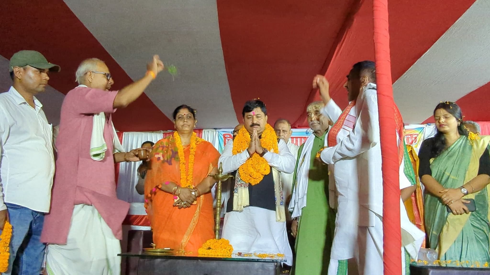 सम्मान समारोह में संस्कृत विद्यालयों की बेहतरी का मिला आश्वासन