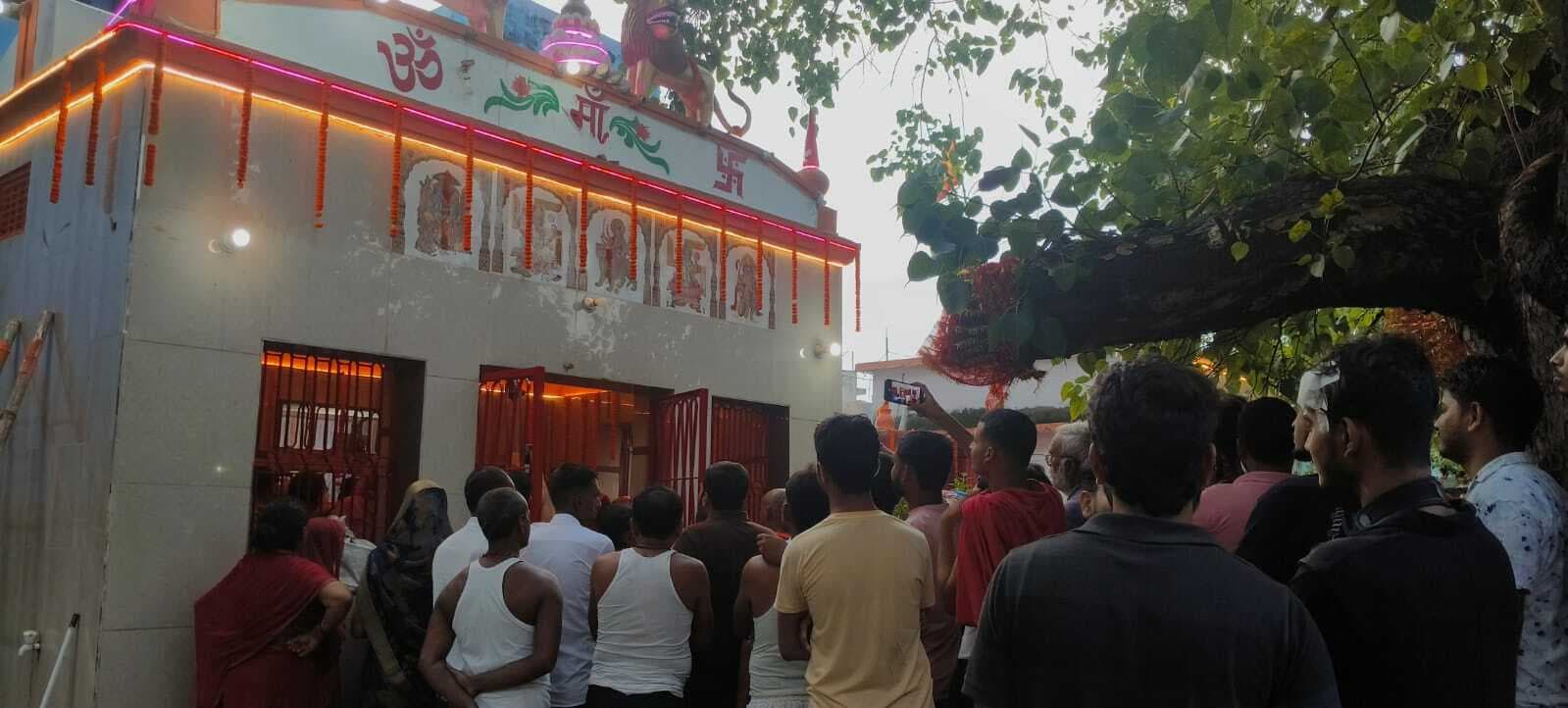 वैष्णवी काली मंदिर में धूमधाम से हुई सलोनी पूजा