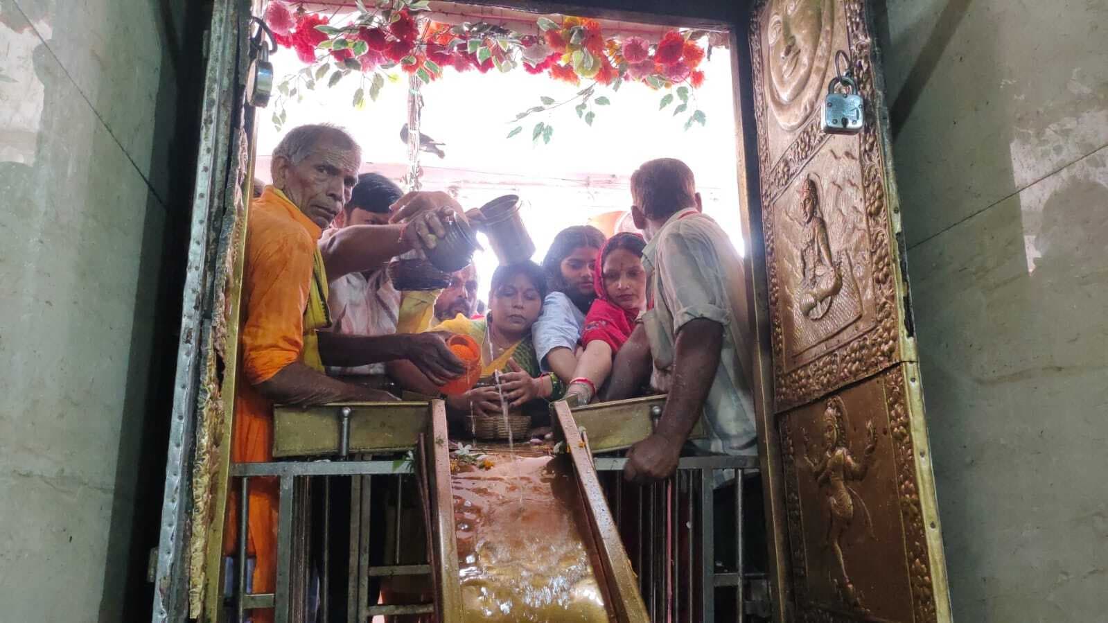 तीसरी सोमवारी को तीन लाख से अधिक श्रद्धालु करेंगे जलार्पण