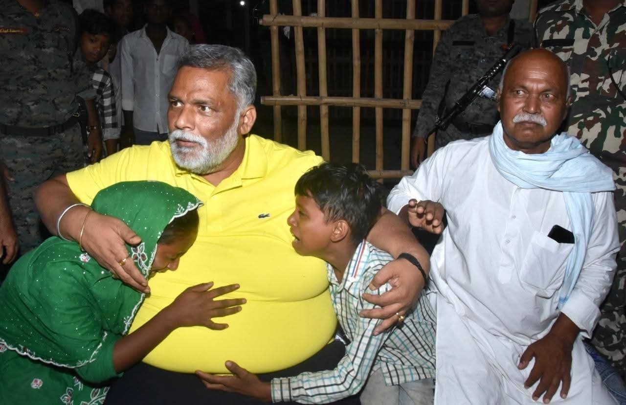 पीड़ित परिवारों के लिए सहारा बने सांसद, की आर्थिक मदद