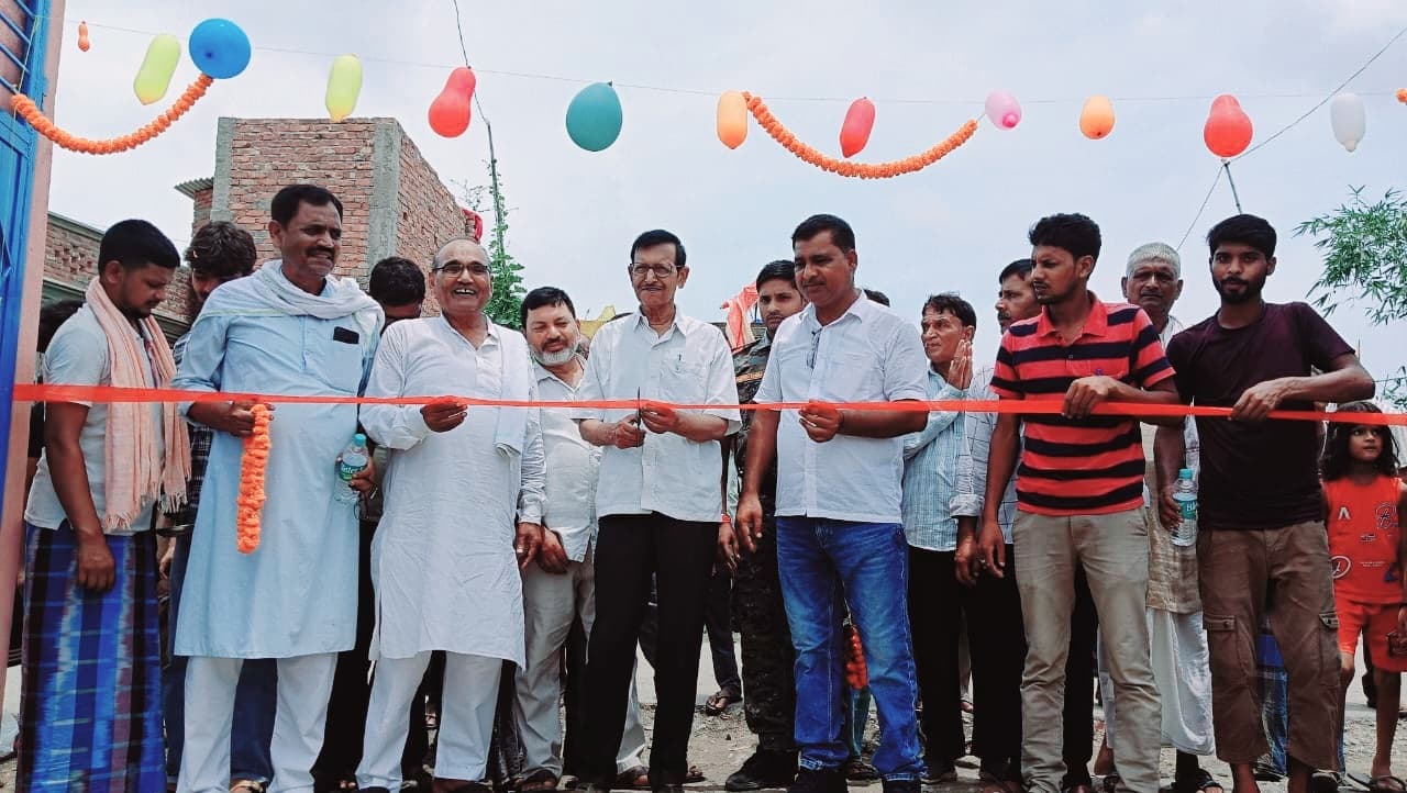 विधायक ने विद्यालय के चहारदीवारी का किया उद्घाटन