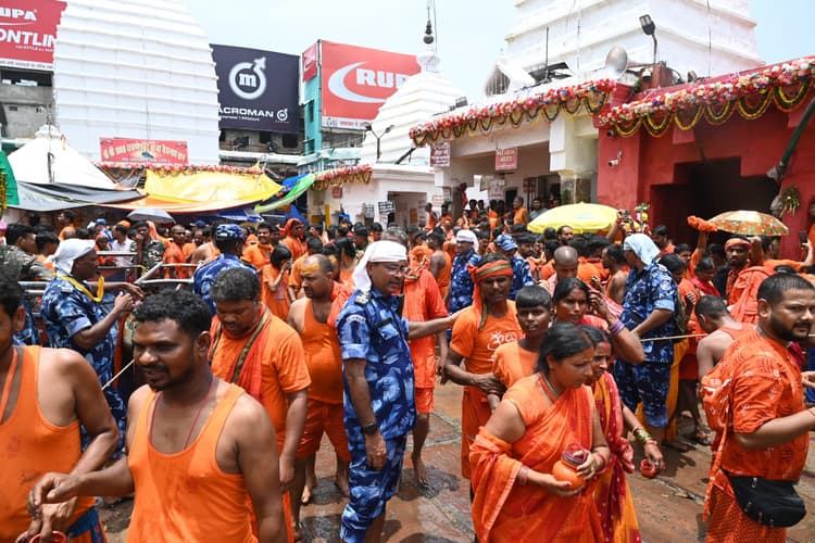 Deoghar News : बाबा मंदिर में जलार्पण के लिए आज रिकार्ड भीड़ उमड़ने की संभावना