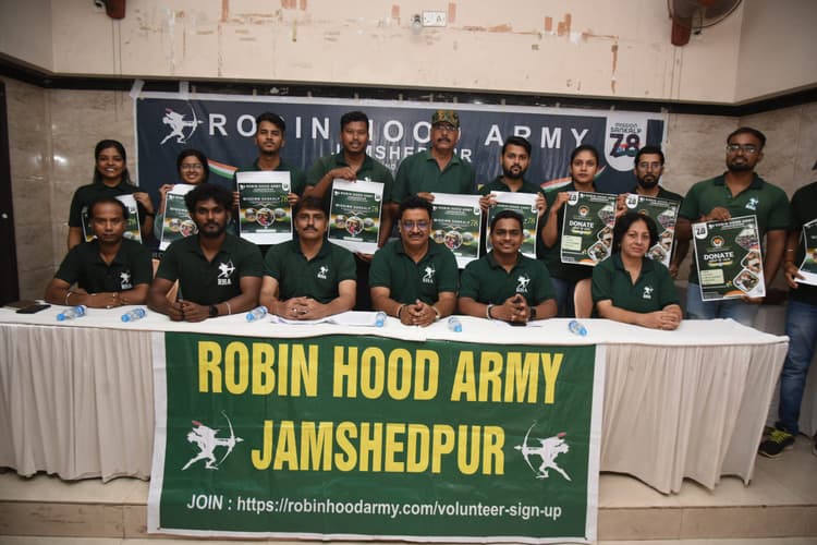 Jamshedpur news. जमशेदपुर में ढाई लाख लोगों को मुफ्त भोजन व दो भवनों का जीर्णोद्धार का निर्णय