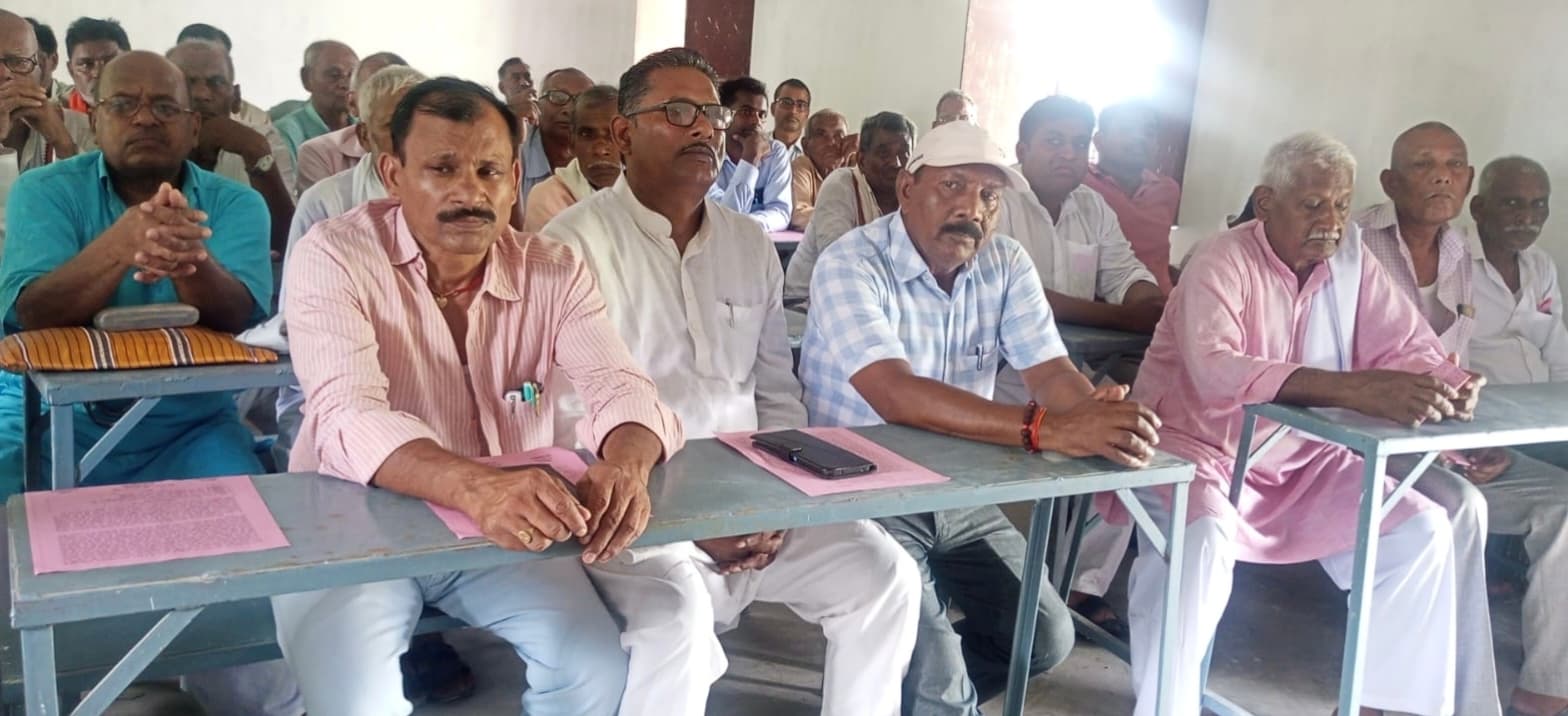 दांगी समाज की एकता को लेकर गुरुआ में बैठक