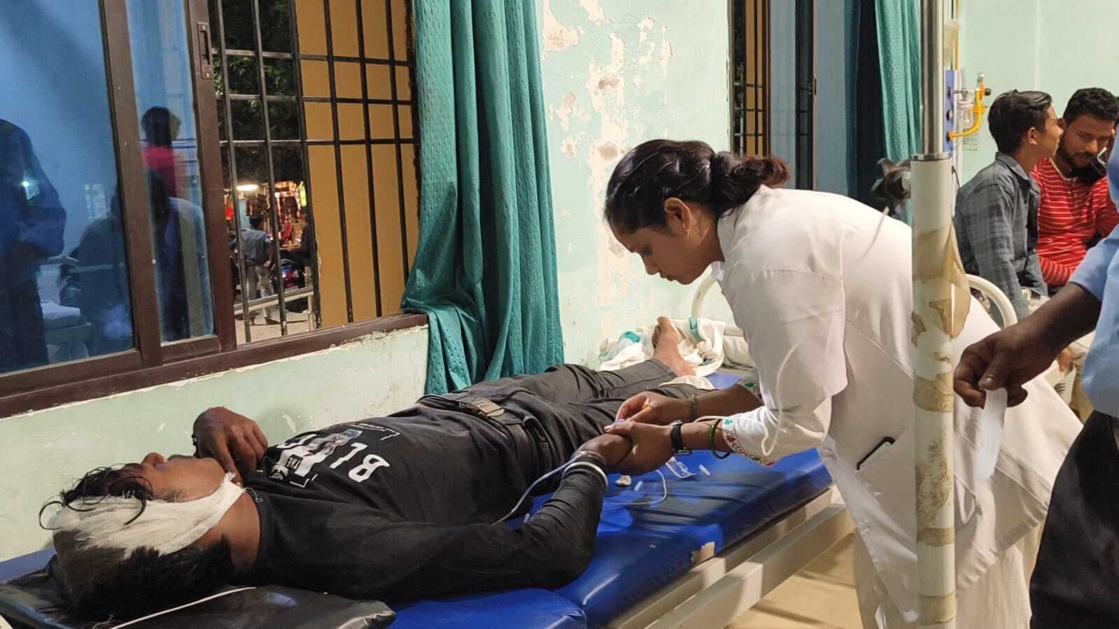 भैंस को बचाने के क्रम में दुर्घटना का शिकार हुआ बाइक सवार युवक