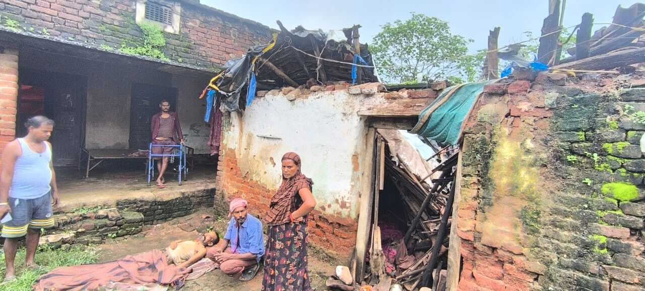 मिट्टी का घर गिरने से मजदूर की मौत