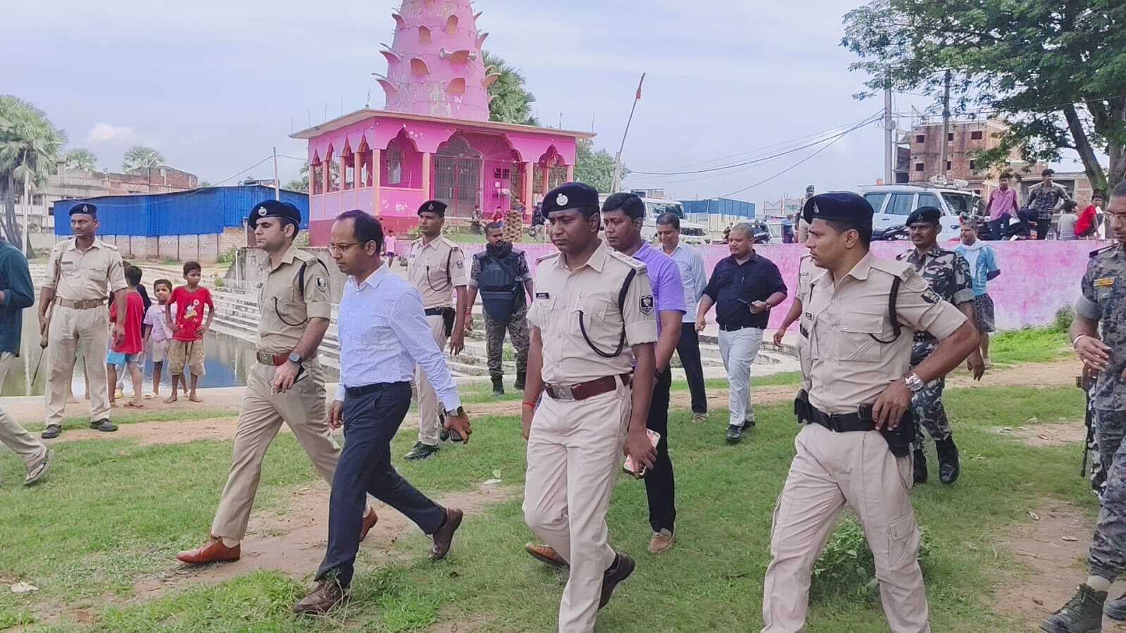 दो मंदिरों में तोड़फोड़ कर प्रतिमाओं को किया खंडित, लोगों में भारी आक्रोश