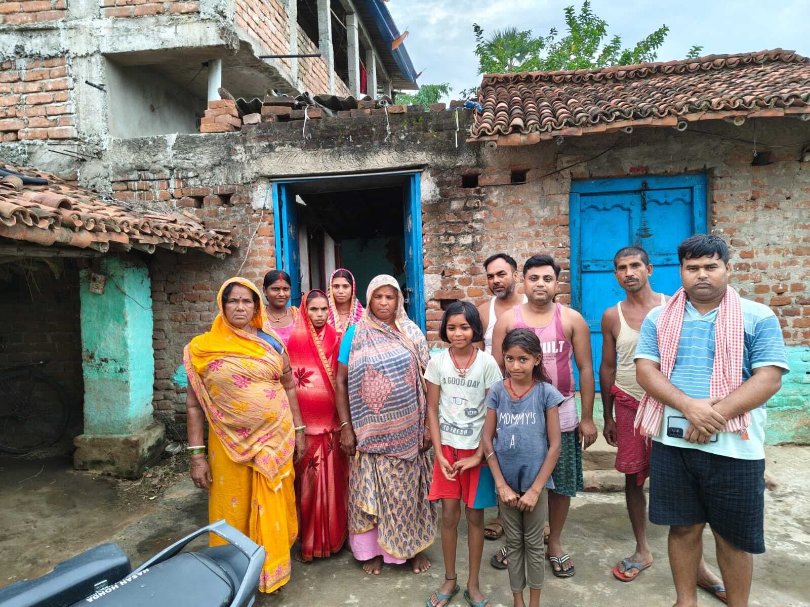 Bhagalpur news हरिद्वार के मनसा मंदिर में भगदड़, सन्हौला के पिता-पुत्री जख्मी