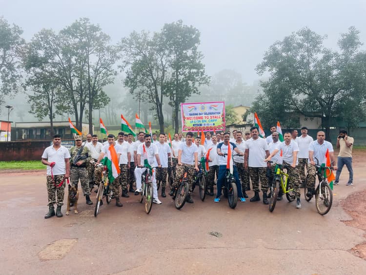 Chaibasa News : सीआरपीएफ जवानों ने फिटनेस के प्रति चलाया जागरुकता अभियान