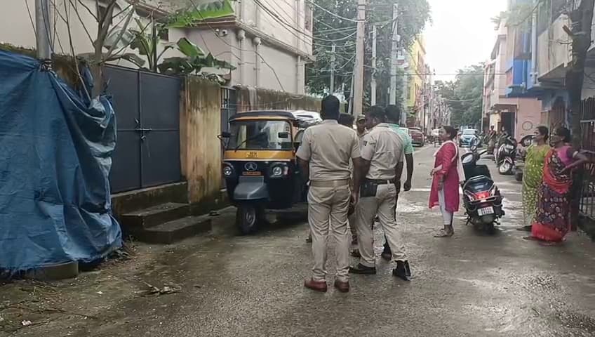 Rourkela News: ऑटाे चालक ने एसपी कार्यालय के पास आत्मदाह का किया प्रयास, होमगार्ड ने बचाया