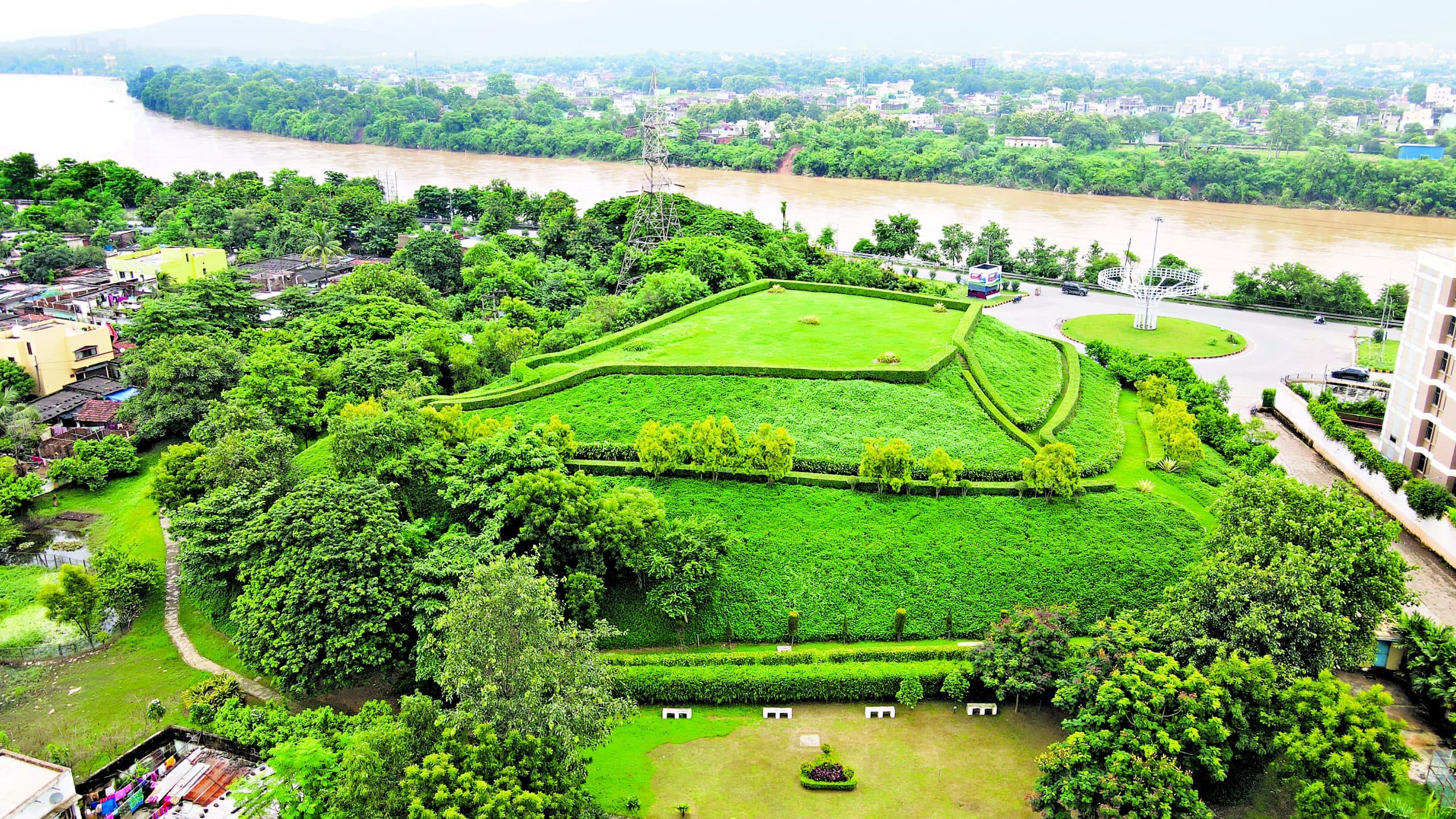 Jamshedpur News : खरकई नदी का जलस्तर खतरे के पार, बाढ़ की आशंका से दहशत में लोग