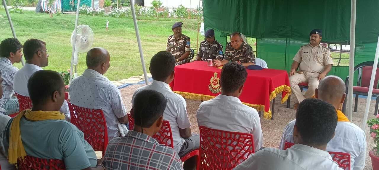 Motihari: पब्लिक से बेहतर समन्वय के लिए एसएसबी ने की बैठक