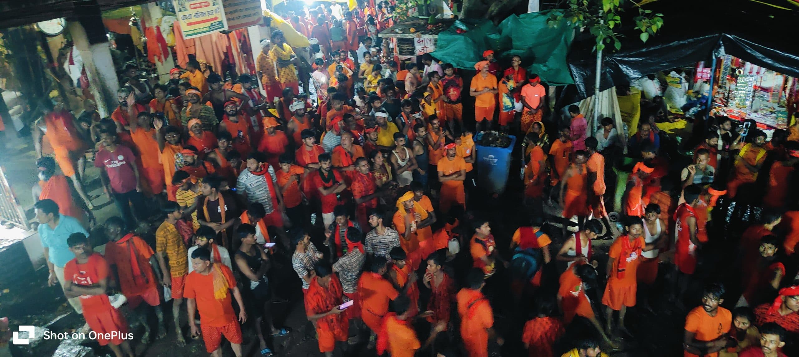 डेढ़ लाख से ज्यादा श्रद्धालुओं ने बाबा गुप्तेश्वरनाथ पर किया जलाभिषेक