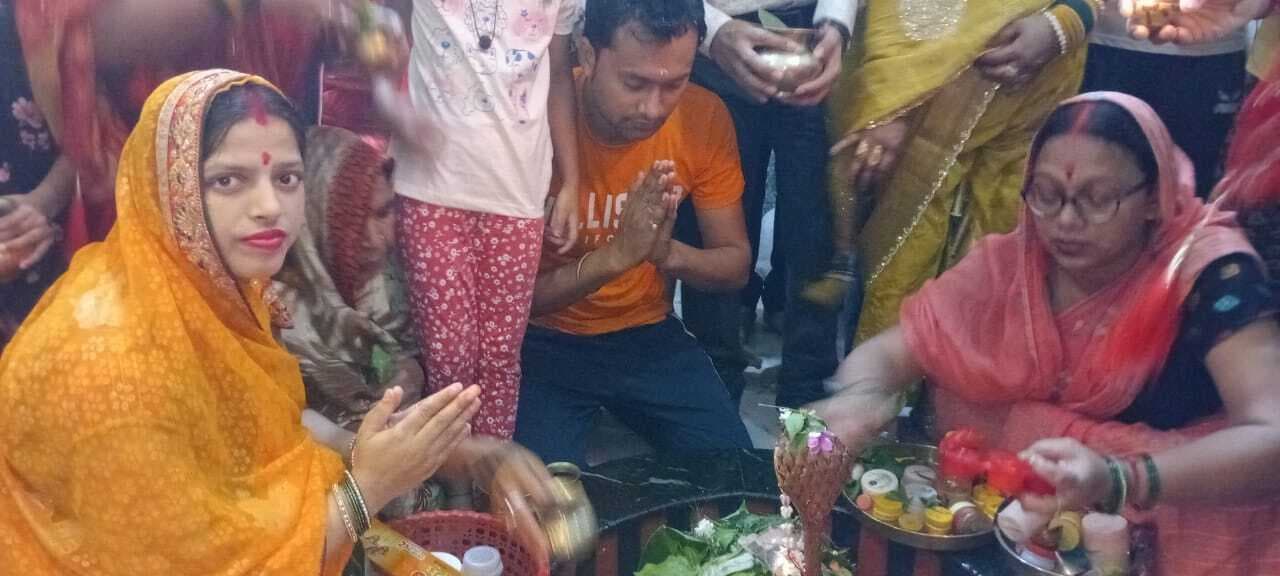 मीरगंज के औघड़दानी शिव मंदिर में 50 हजार श्रद्धालुओं ने किया जलाभिषेक