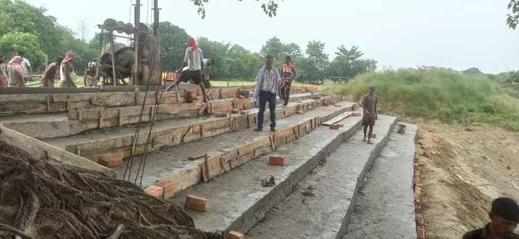 Madhubani : छठ घाट का निर्माण होने से ग्रामीणों में हर्ष