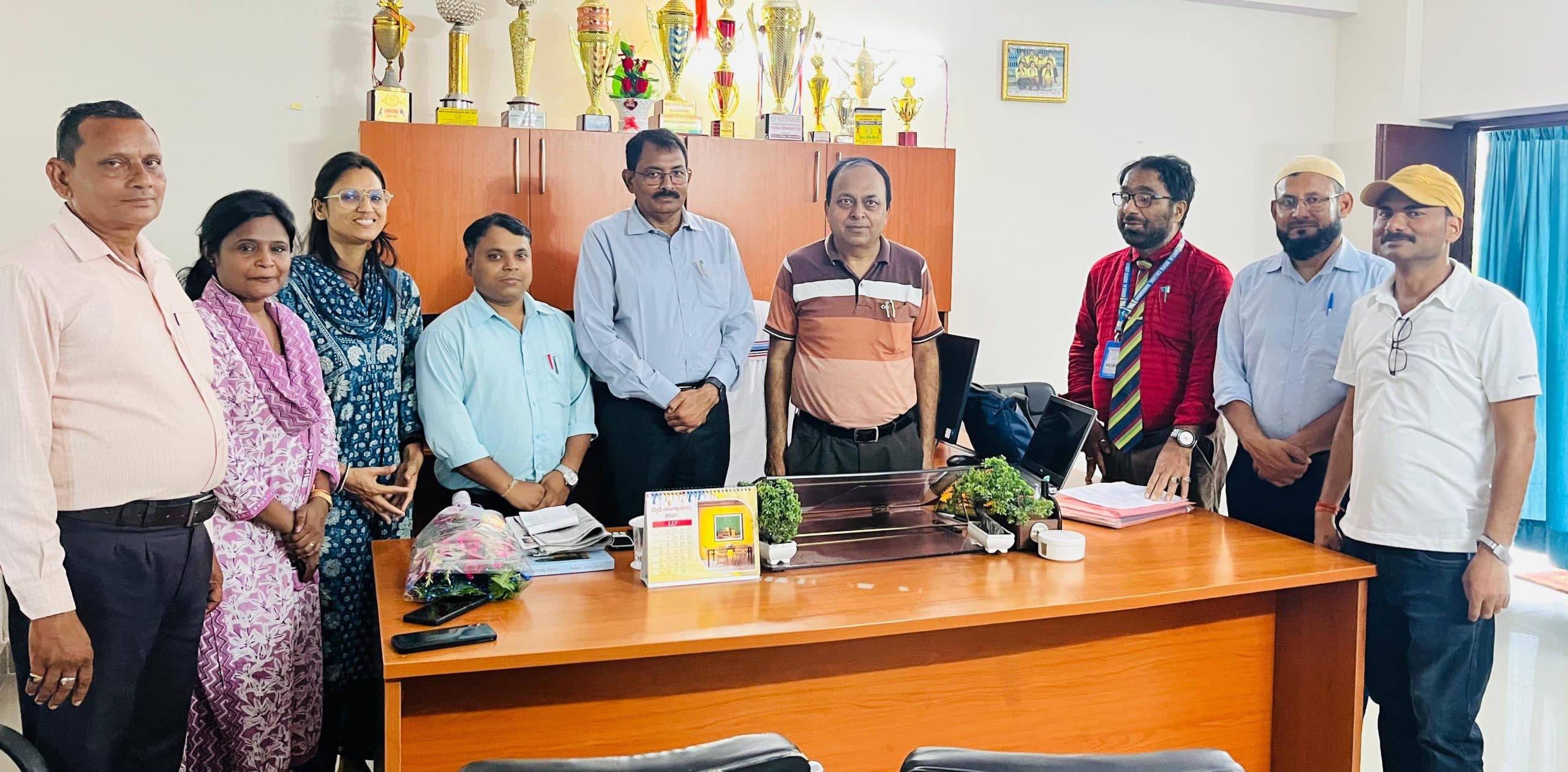 विवि परीक्षा नियंत्रक डॉ उदय को जीएलएम कॉलेज में दी गयी समारोहपूर्वक विदाई