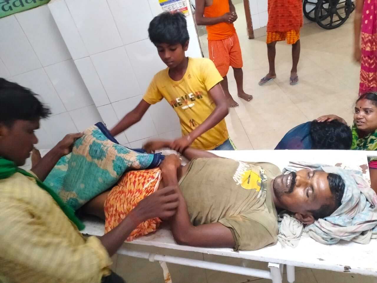 Deoghar news : एस्बेस्टस की छावनी करने के दौरान लगा करंट, युवक की मौत