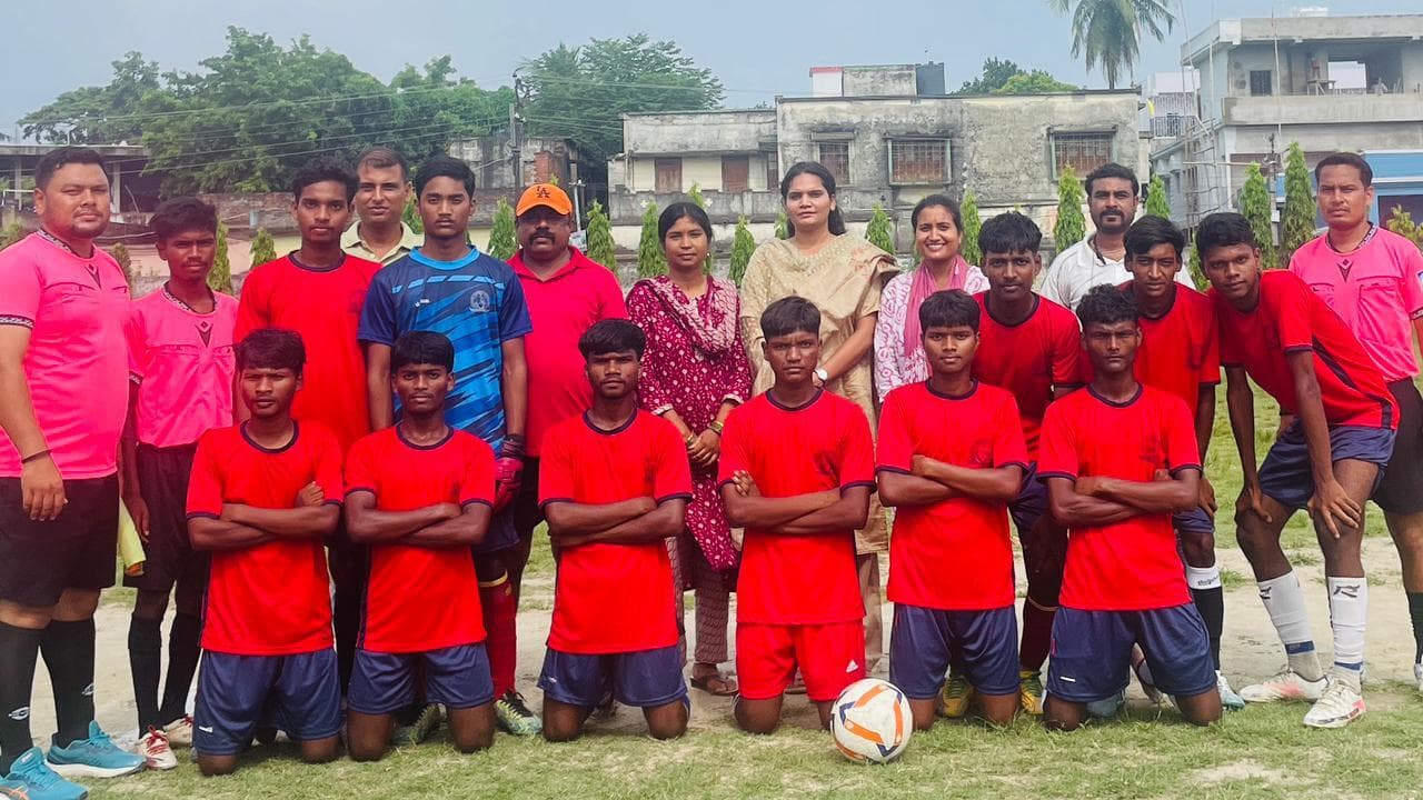 सुब्रतो मुखर्जी फुटबॉल कप : टाई ब्रेकर में सेंट पीटर्स हिंदी मीडियम स्कूल विजयी