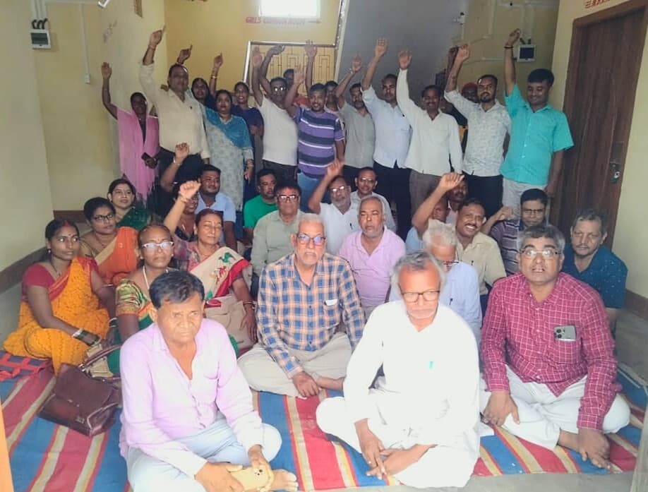 जनजातीय डिग्री कॉलेजकर्मियों की बेमियादी हड़ताल शुरू