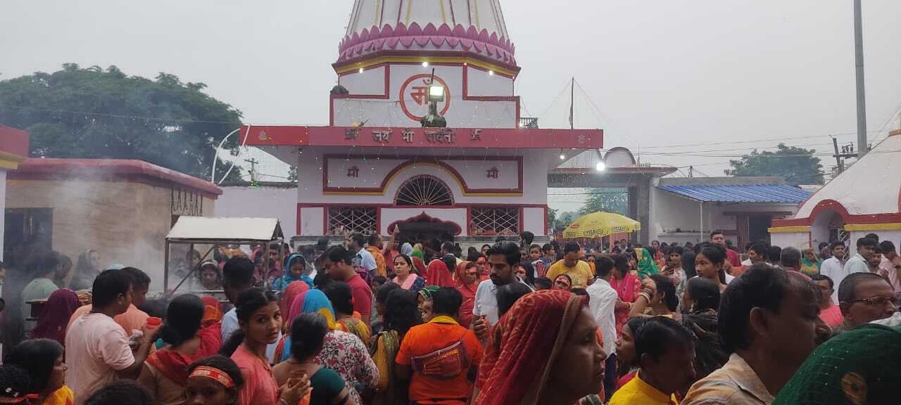 लीड : रत्नेश्वरधाम में उमड़ा आस्था का सैलाब, लगे जयकारे