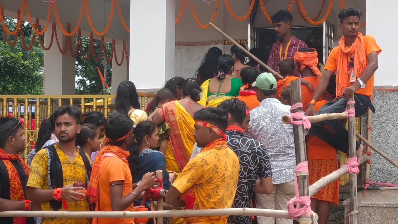 हर हर महादेव के जयकारे गूंज उठा भूतनाथ मंदिर