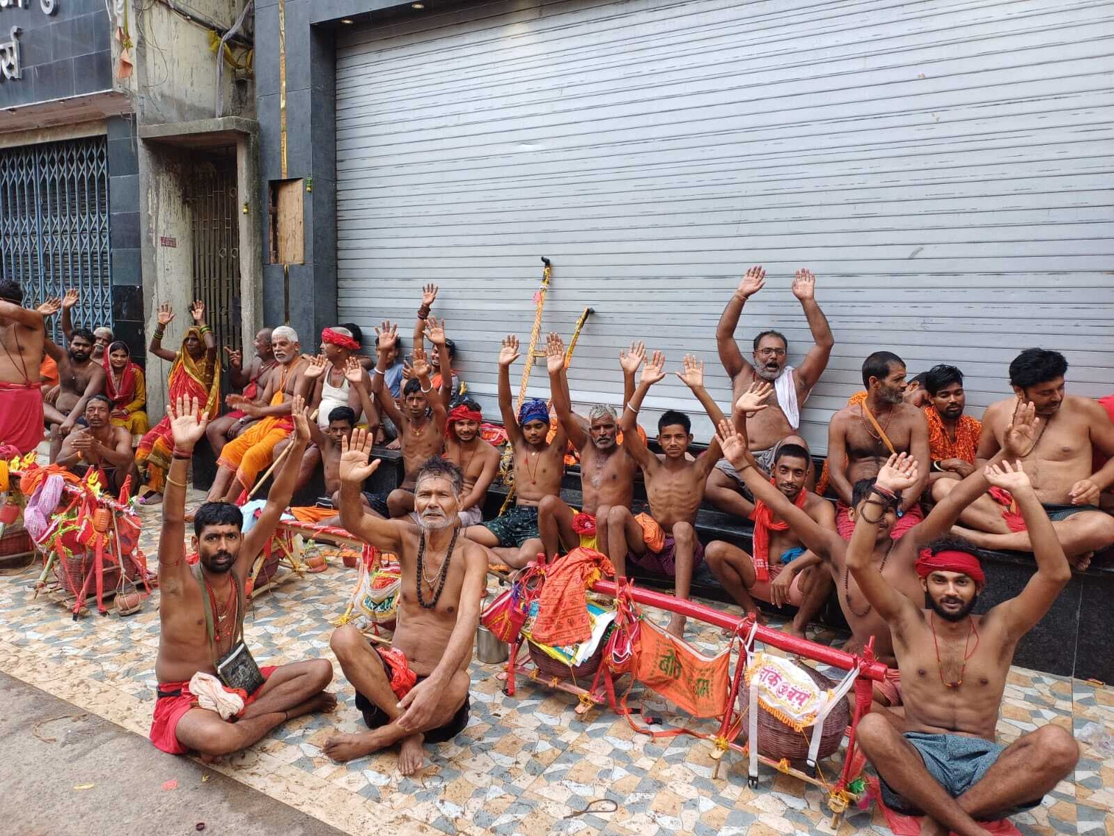 तीसरी सोमवारी पर साढ़े तीन लाख भक्तों ने किया जलाभिषेक