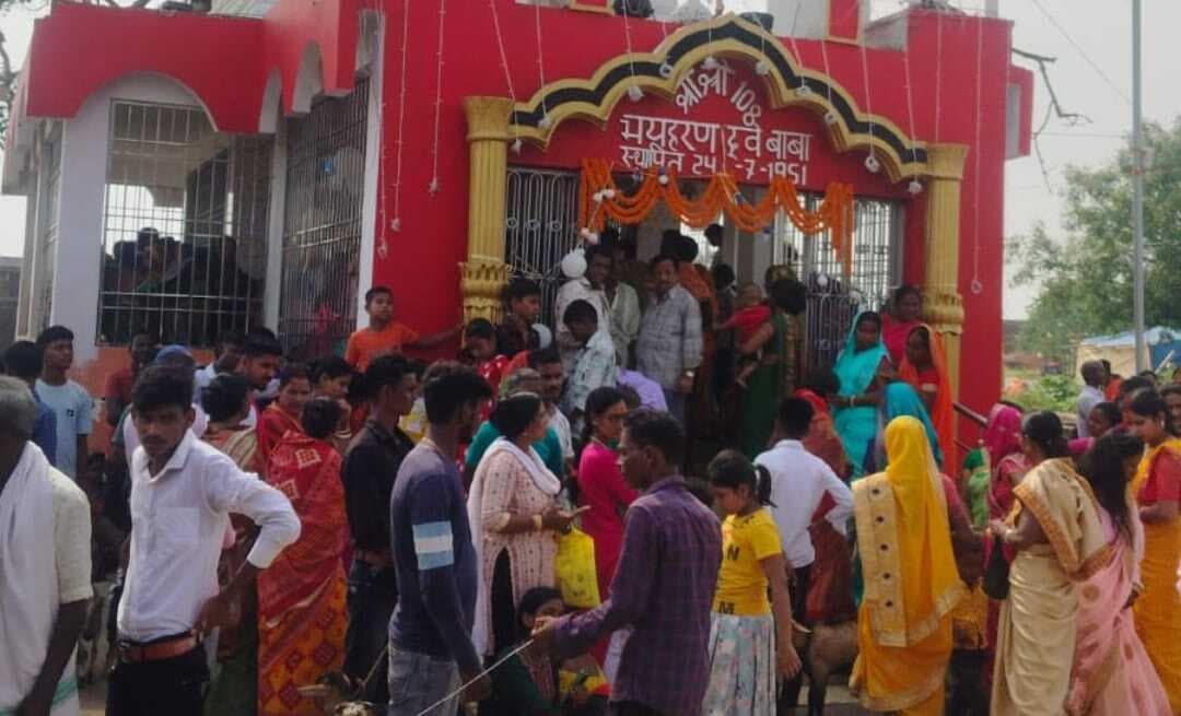 करौं :  दुबे मंदिर में बाबा दुबे की हुई वार्षिक पूजा