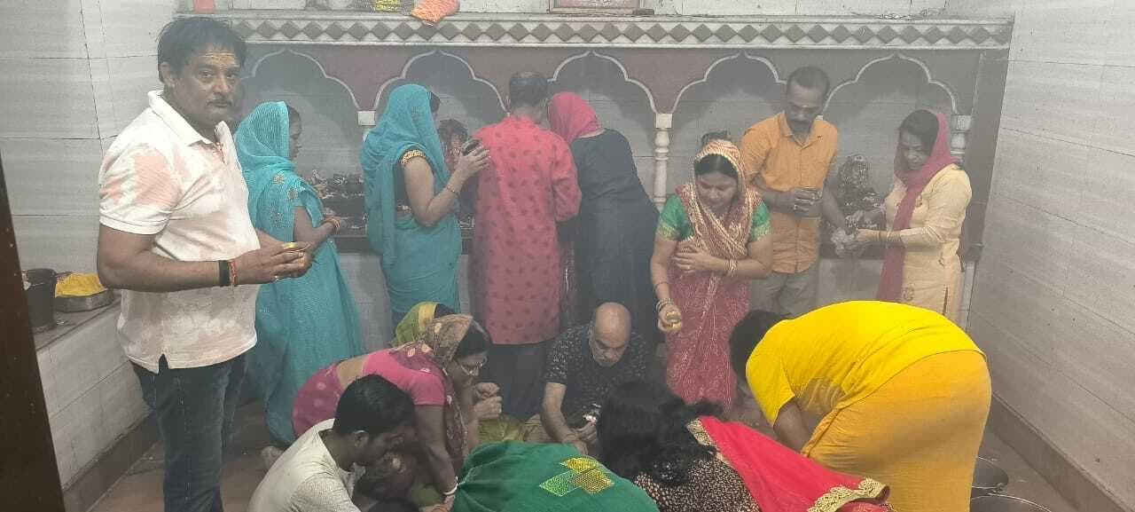 तीसरी सोमवारी पर मंदिरों में उमड़ी शिवभक्तों की भीड़