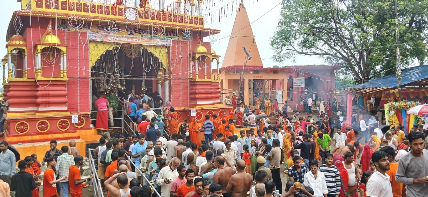 Aurangabad News : भोलेनाथ के जयकारे से गूंजा देवकुंड