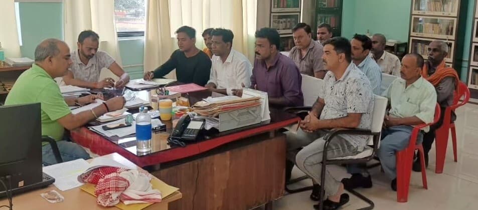 Bokaro News : वार्ता के बाद मजदूर संगठन का धरना स्थगित