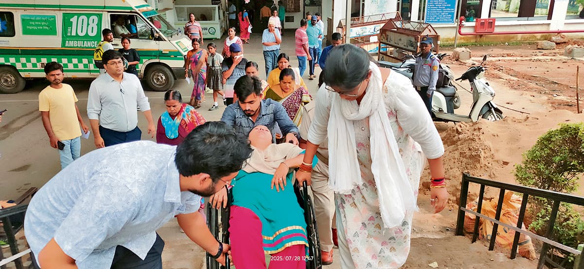 Rourkela News: आरएमसी की अस्थायी कर्मचारी ने लाइव वीडियो बना खुदकुशी का किया प्रयास