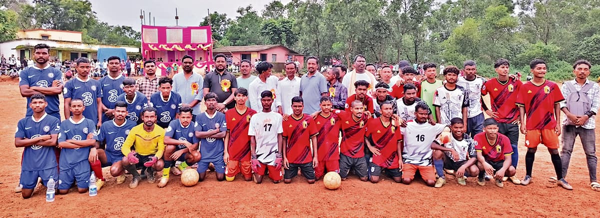 Seraikela Kharsawan News : भाभी एफसी को 0-1 से हराकर छोटा टाइगर क्लब बना चैंपियन