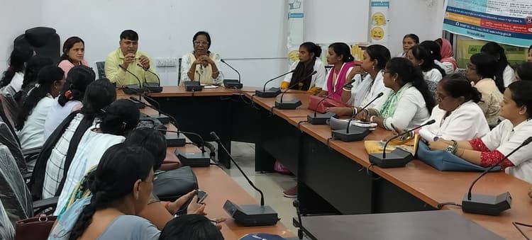 Bokaro News : संक्रमित ब्लड के उपयोग से हेपेटाइटिस होने का खतरा ज्यादा : डॉ सेलीना टुडू