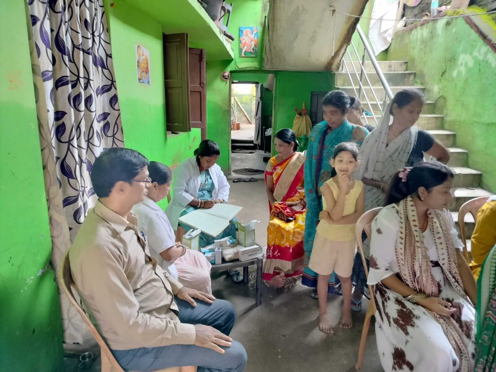 Jamshedpur News : बरसाती बीमारी को रोकने के लिए स्वास्थ्य विभाग ने बनायी छह टीम, ऐसे हो रही घर-घर जांच