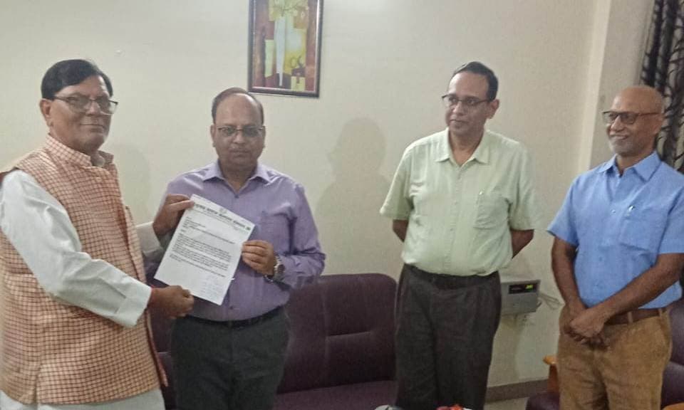 Saran News : बेला रेल पहिया कारखाना के पास हॉल्ट बनाने और पाटलिपुत्र तक ट्रेन चलाने की मांग