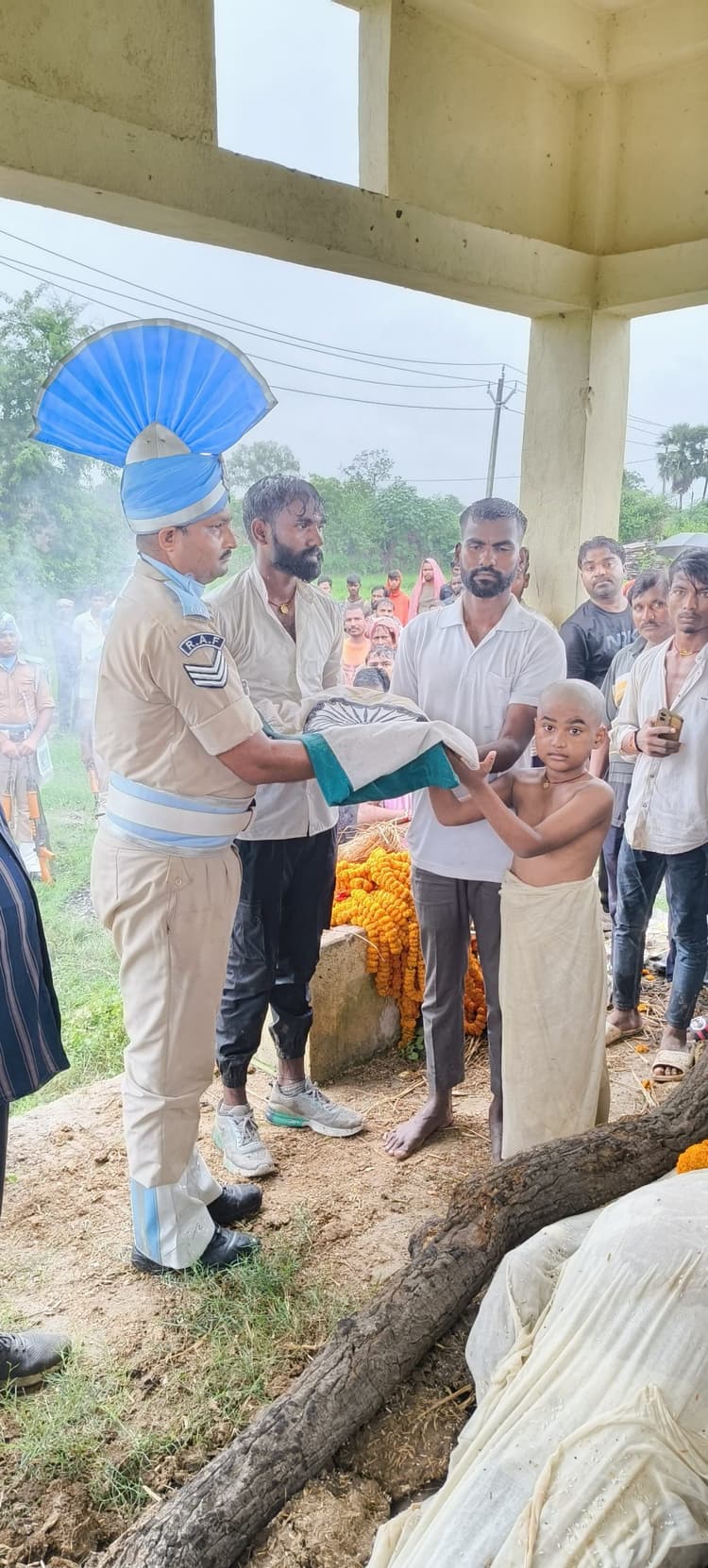 राजकीय सम्मान के साथ दी अंतिम विदाई