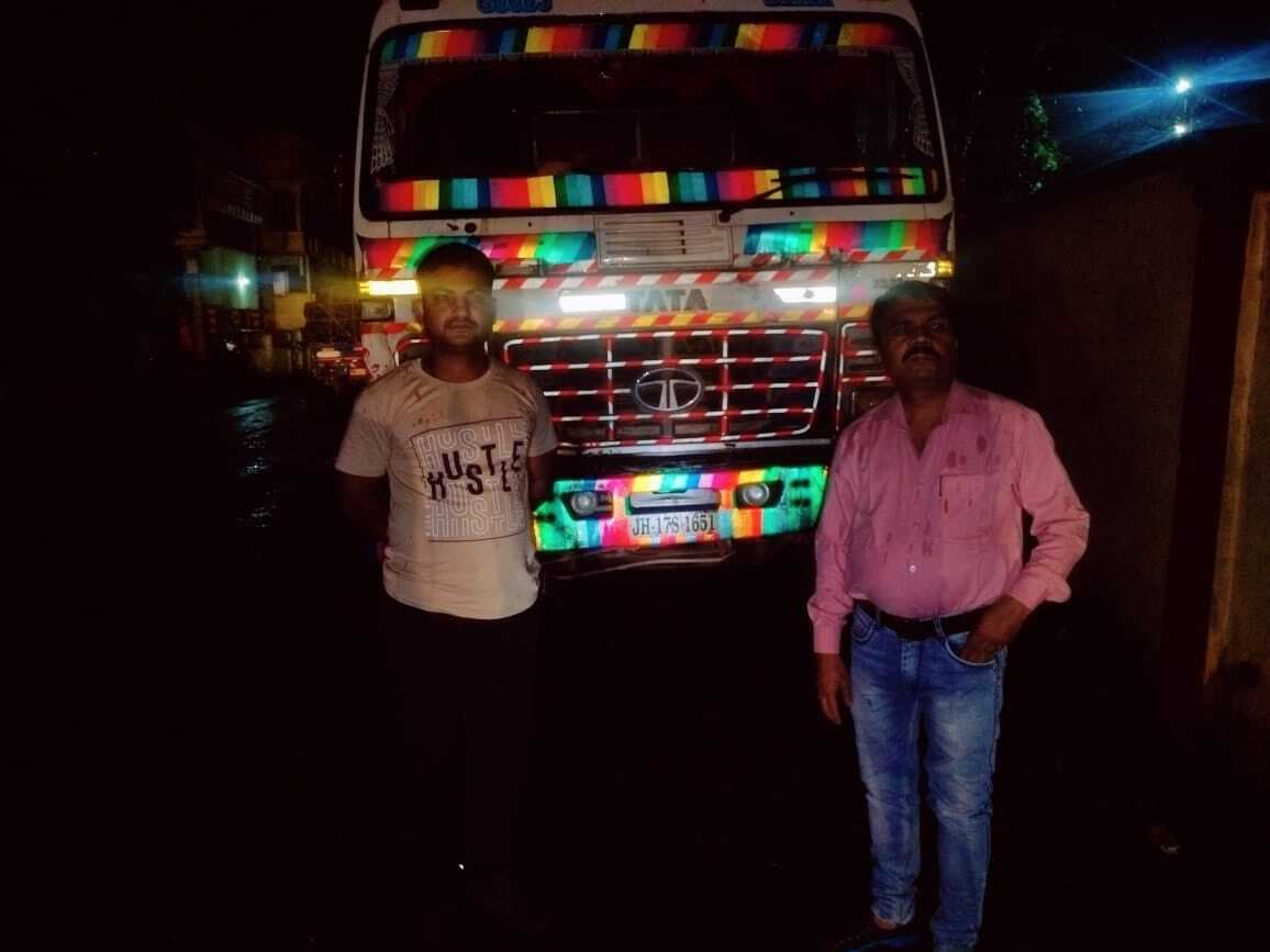 बिना माइनिंग चालान का हाइवा जब्त, मामला दर्ज