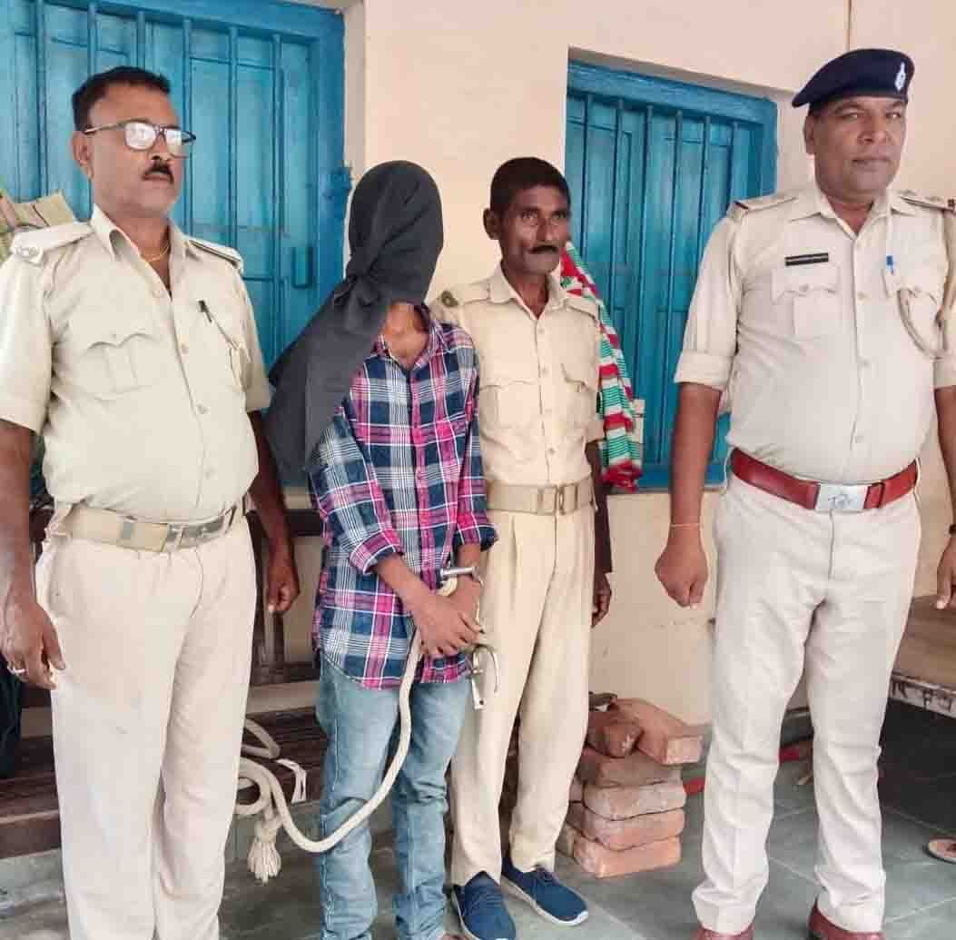 वाहन चेकिंग में स्मैक तस्कर को दबोचा